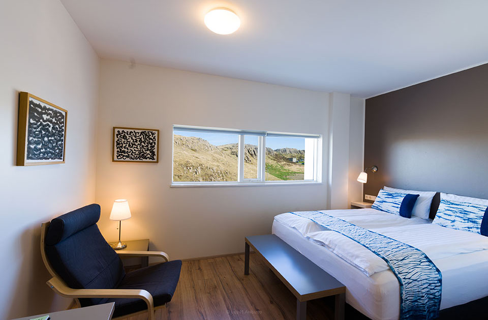 Salthús double room with mountain view/hjónaherbergi með fjallasýn